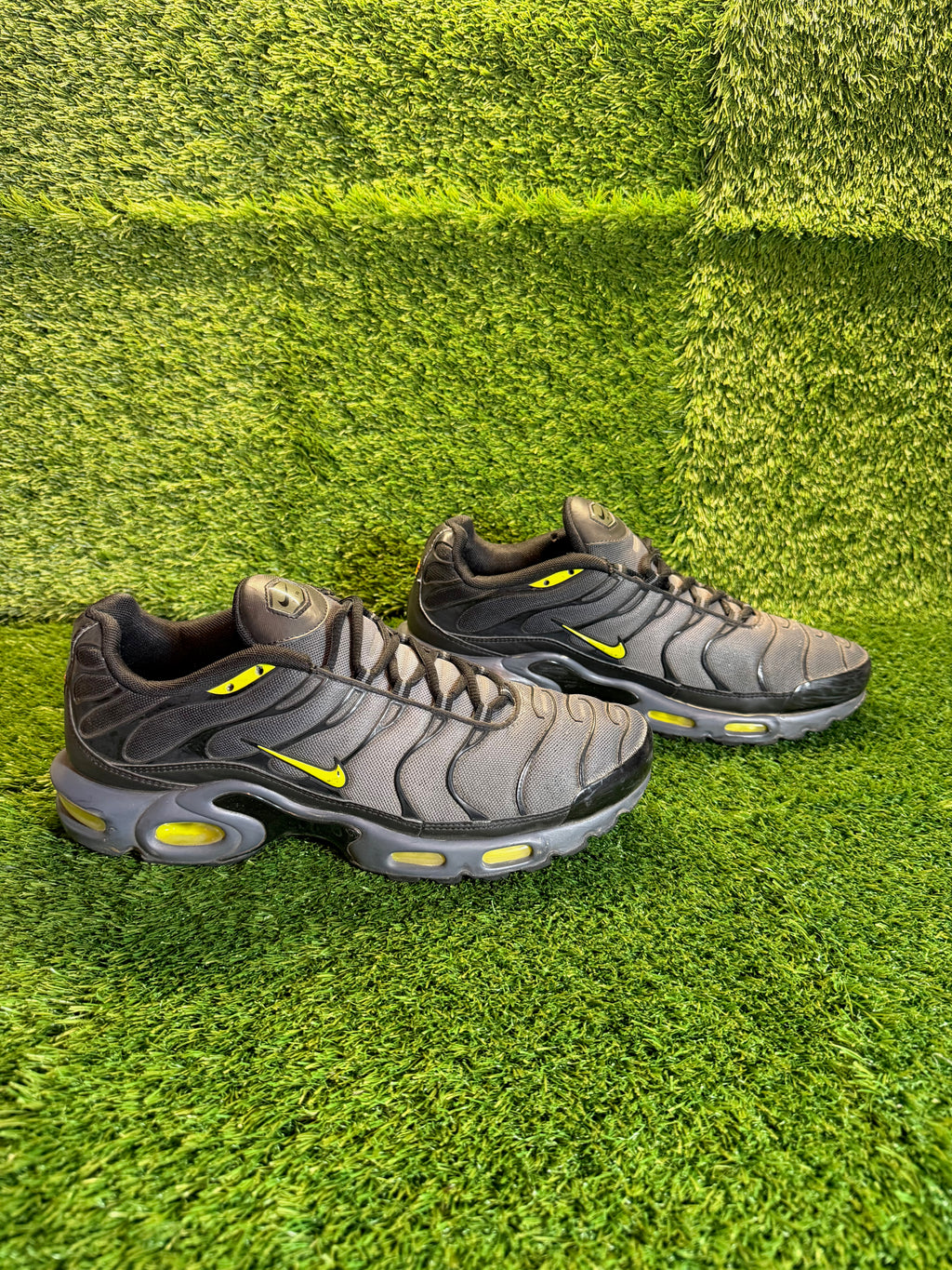 Nike TN "Smoked Grey Volt" - US 11