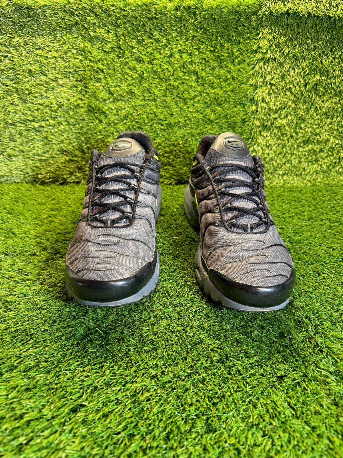Nike Tn "Smoked Grey Volt" - US 11 x2