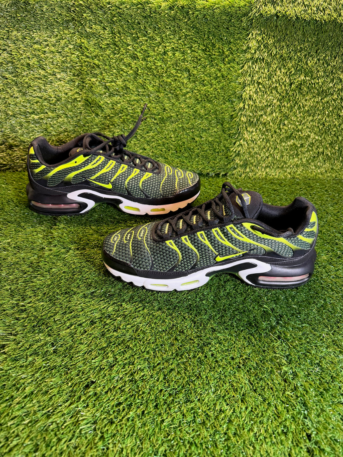 Nike Tn "Tuned Black Volt" - US 10 DS