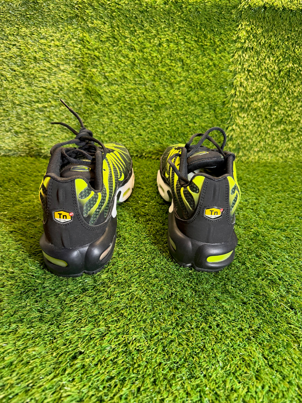 Nike Tn "Tuned Black Volt" - US 10 DS