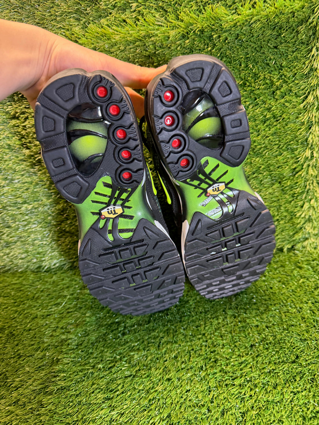Nike Tn "Tuned Black Volt" - US 10 DS