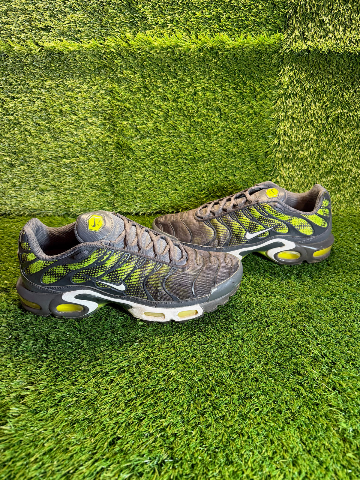 Nike Tn "2015 Dark Grey/White Volt" - US 9.5