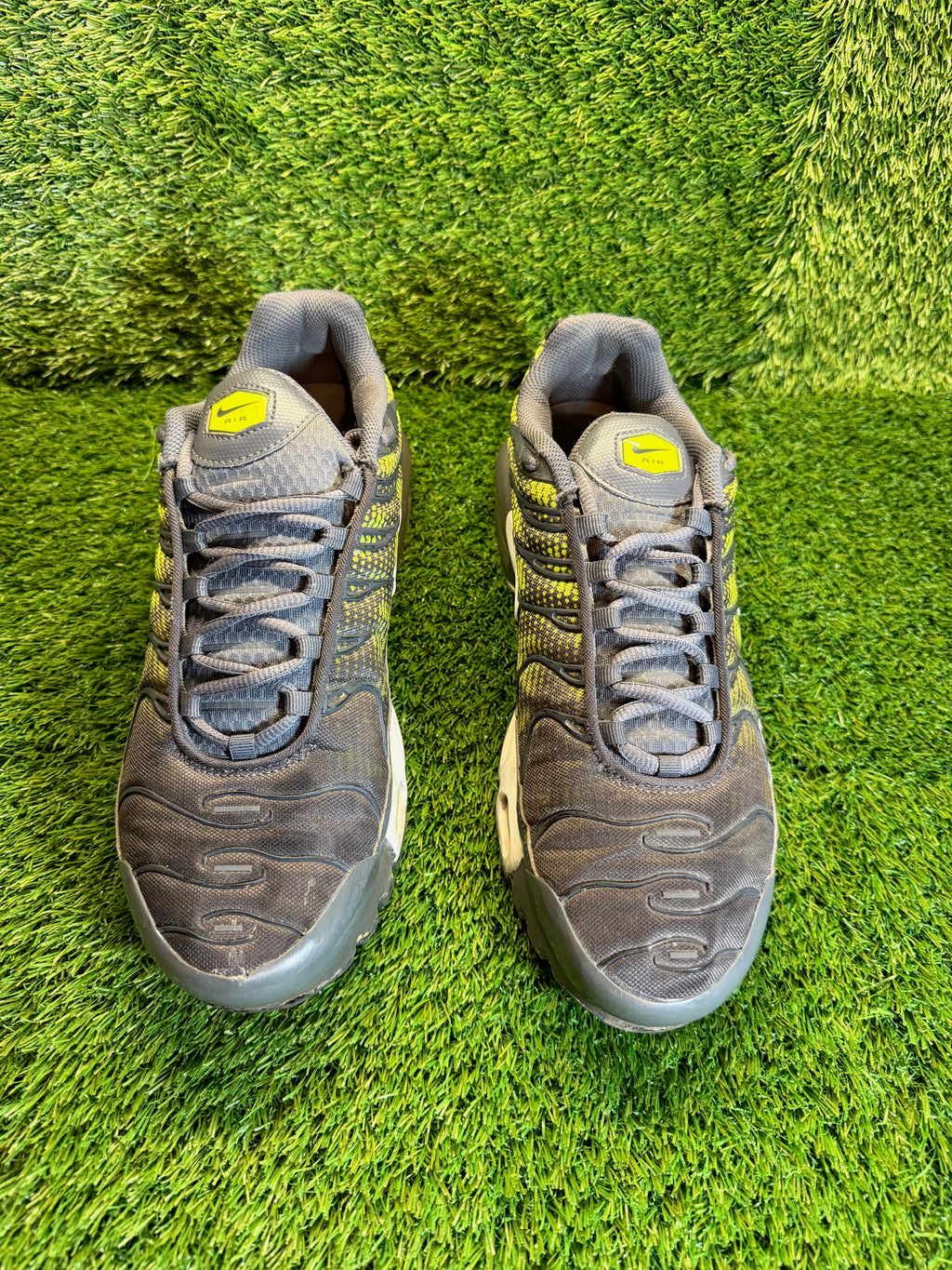 Nike Tn "2015 Dark Grey/White Volt" - US 9.5